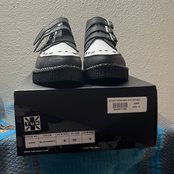 T.U.K Pointed Toe Boots Size 7 Women’s - Picture 7 of 9